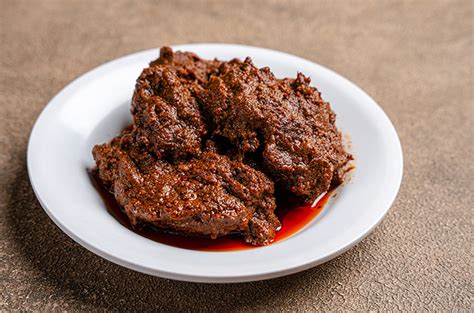  Rendang Daging: Umami-Rich Slow Braised Beef That Melts In Your Mouth With Every Bite!