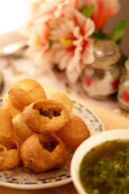  Pani Puri:  An Explosion of Tangy Sweetness Meets Crunchy Savory Delight!